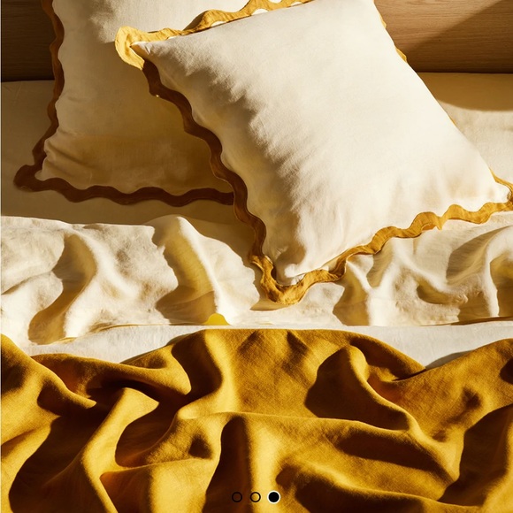 NWT Bed Threads French Flax Linen Scalloped European Pillowcases - Picture 3 of 5